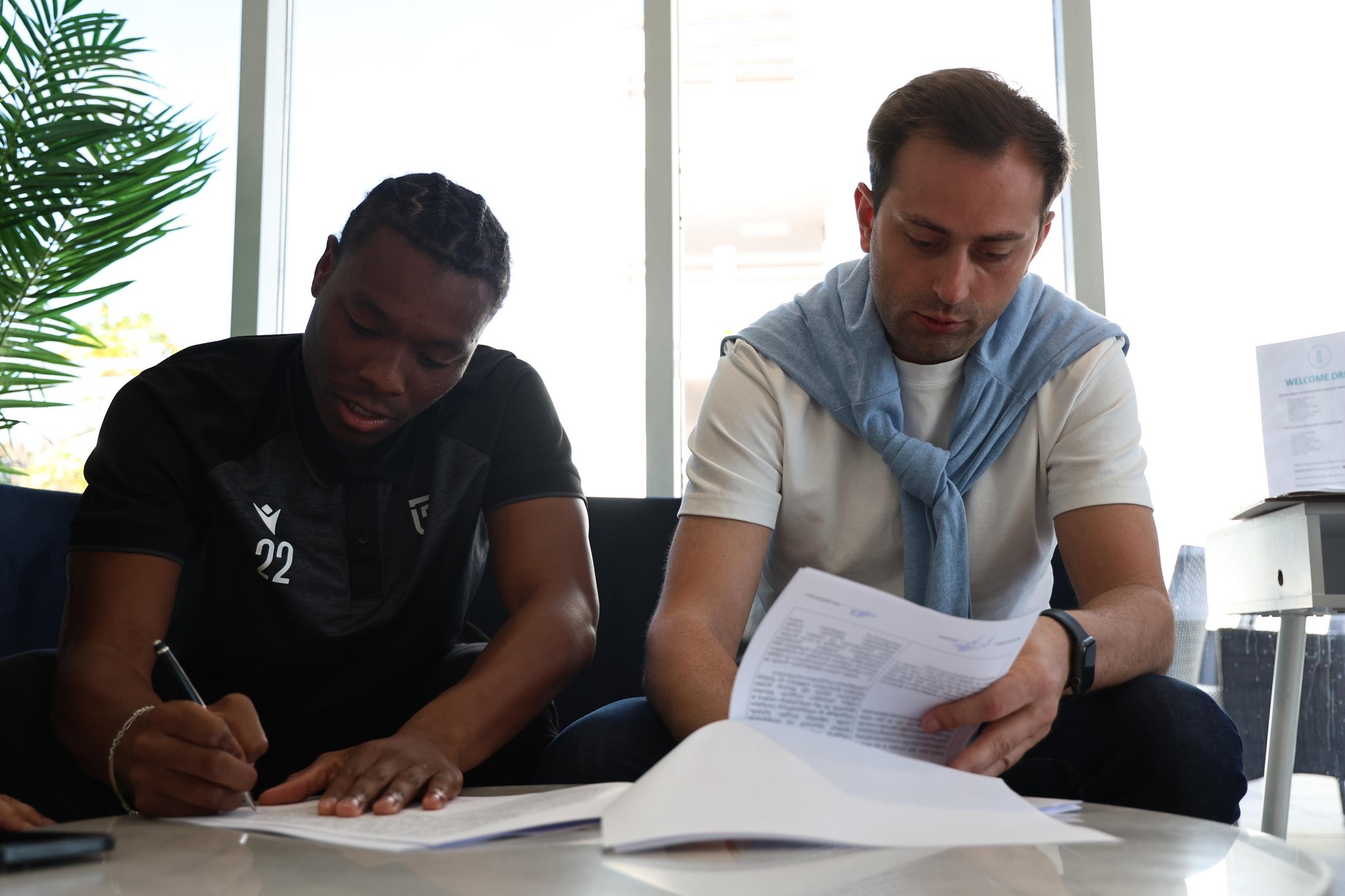 Torpedo complete signing of French midfielder