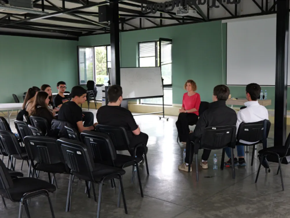 Simulated Negotiations for Pupils
